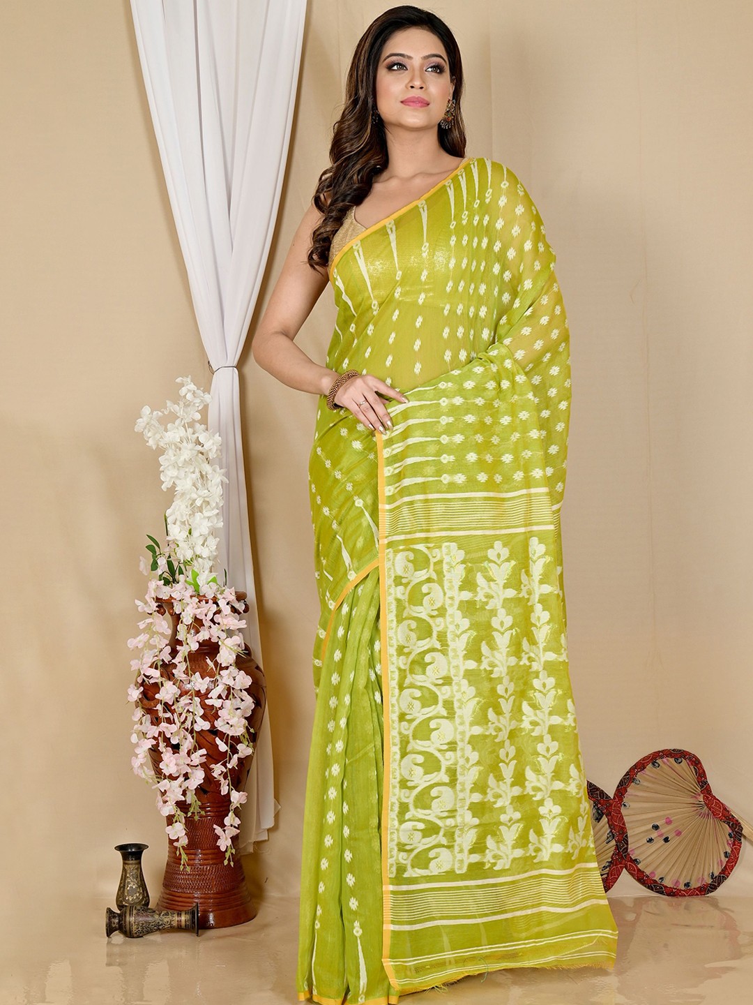 

PuJoy Ethnic Motifs Woven Design Taant Saree, Green