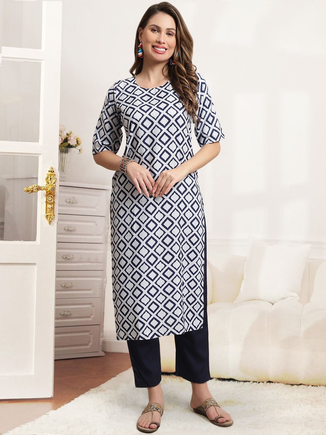 

7Threads Geometric Printed Round Neck Straight Kurta With Trouser, White