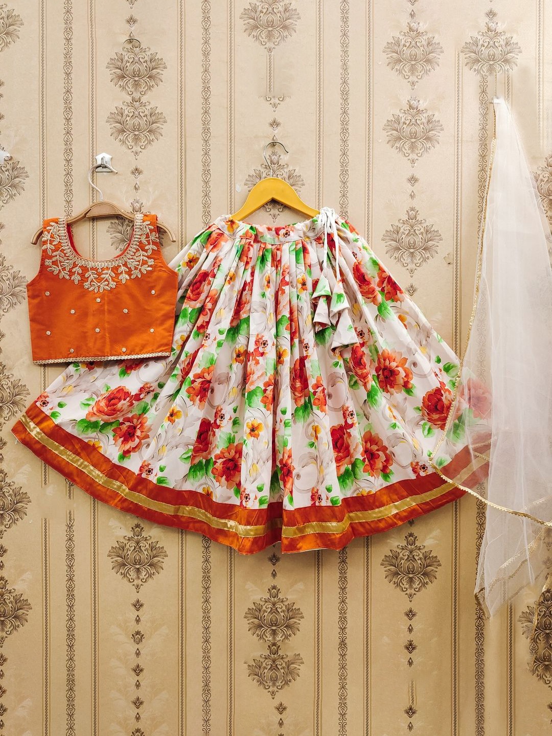 

JOVK DESIGN Girls Dyed Thread Work Tie and Dye Ready to Wear Lehenga & Blouse With Dupatta, Orange