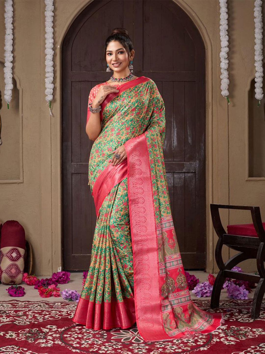 

Fashion FRICKS Floral Printed Zari Saree, Green