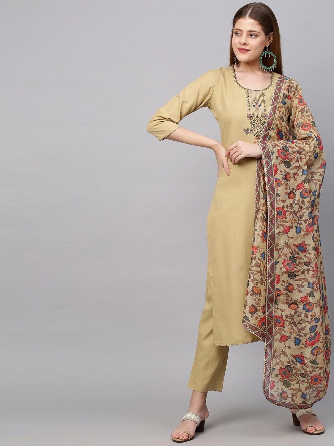 

DIVASTRI Floral Embroidered Round-Neck Straight Kurta With Trousers & Dupatta, Beige