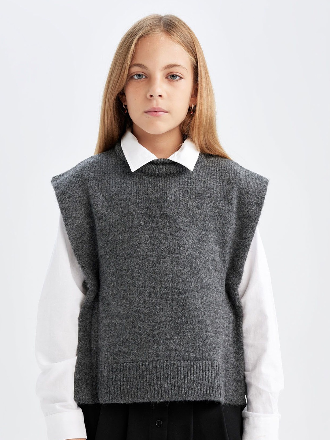 

DeFacto Girls Round Neck Sweater Vest, Grey