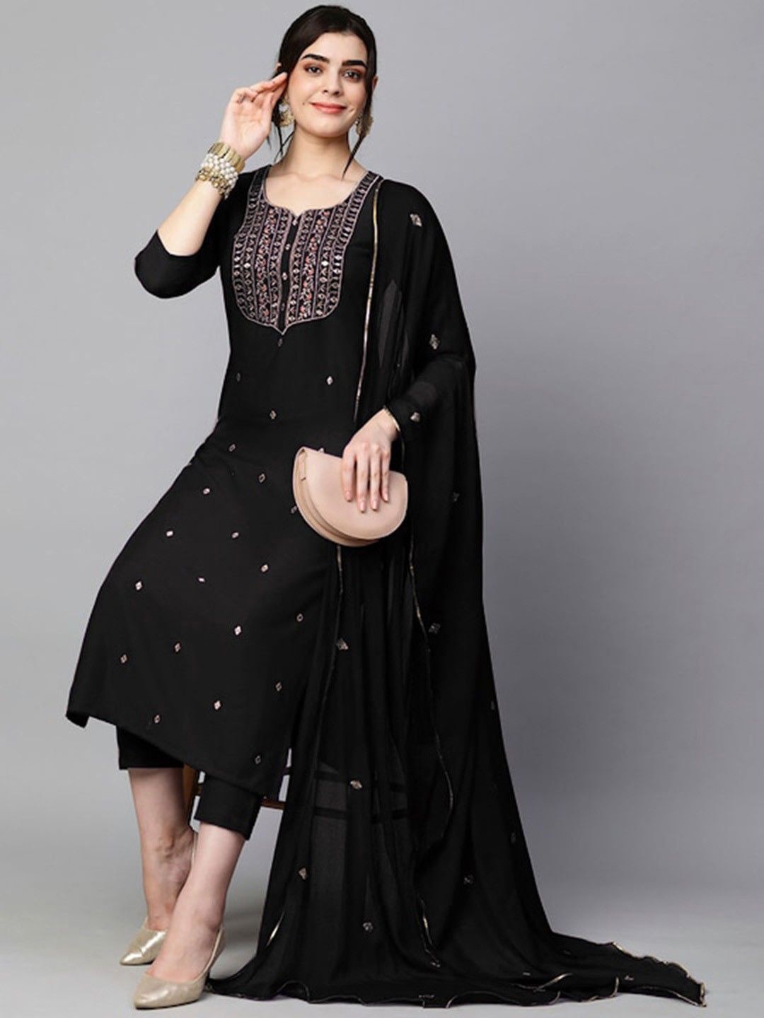 

DIVASTRI Ethnic Motifs Embroidered Notch Neck Kurta With Trousers And Dupatta, Black