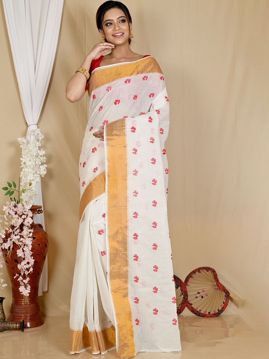 

PuJoy Woven Design Floral Pure Cotton Taant Saree, White