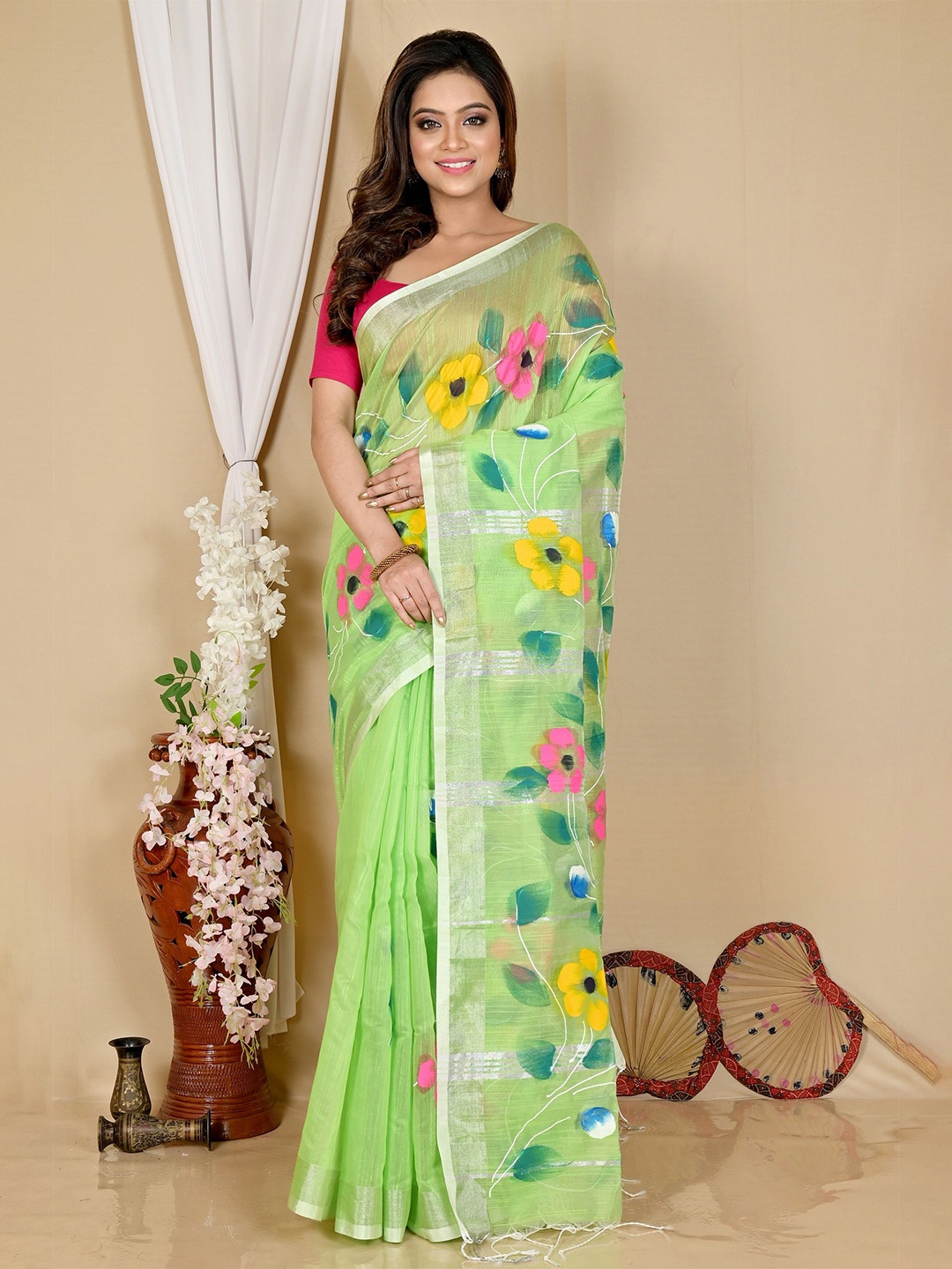 

DipDiya Floral Printed Zari Taant Saree, Green