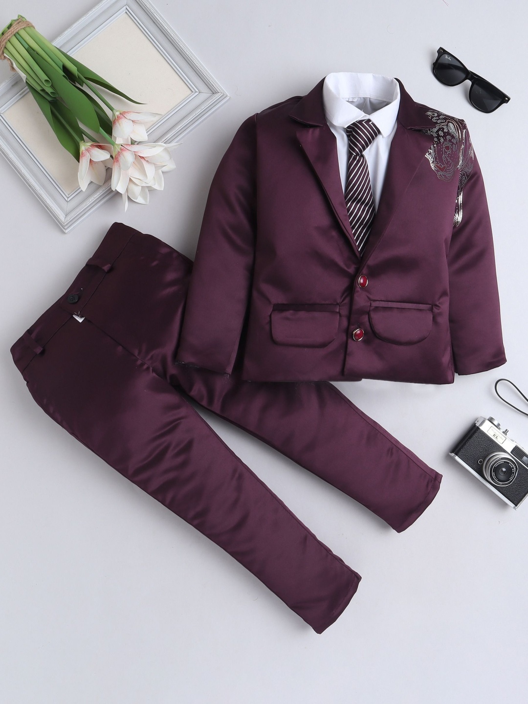 

Fourfolds Boys Solid 3 Piece Suit, Burgundy