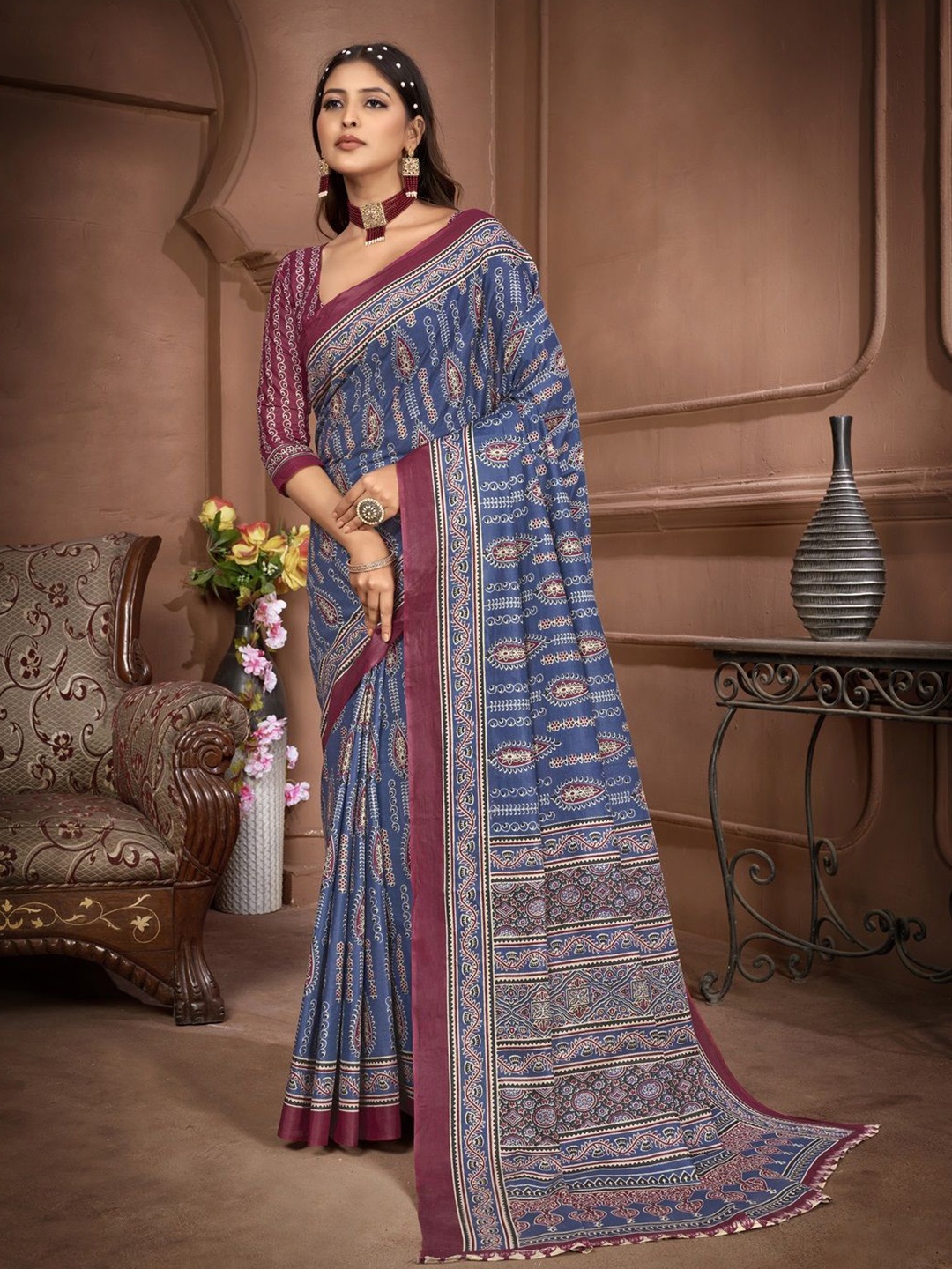 

HERE&NOW Paisley Pure Cotton Handloom Ikat Saree, Navy blue