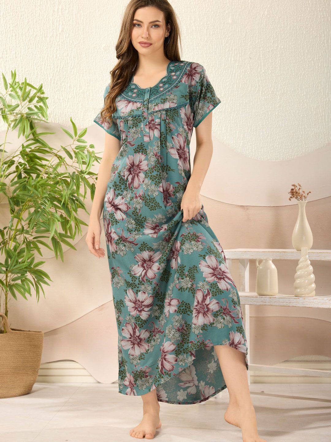 

Soulemo Women Floral Printed Maxi Nightdress, Green