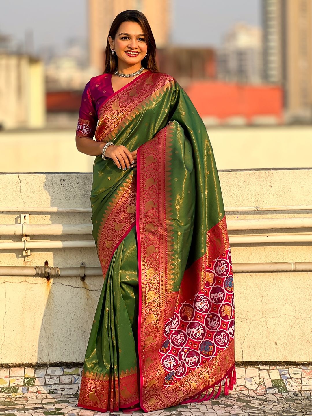 

Mitera Woven Design Zari Tissue Saree, Green