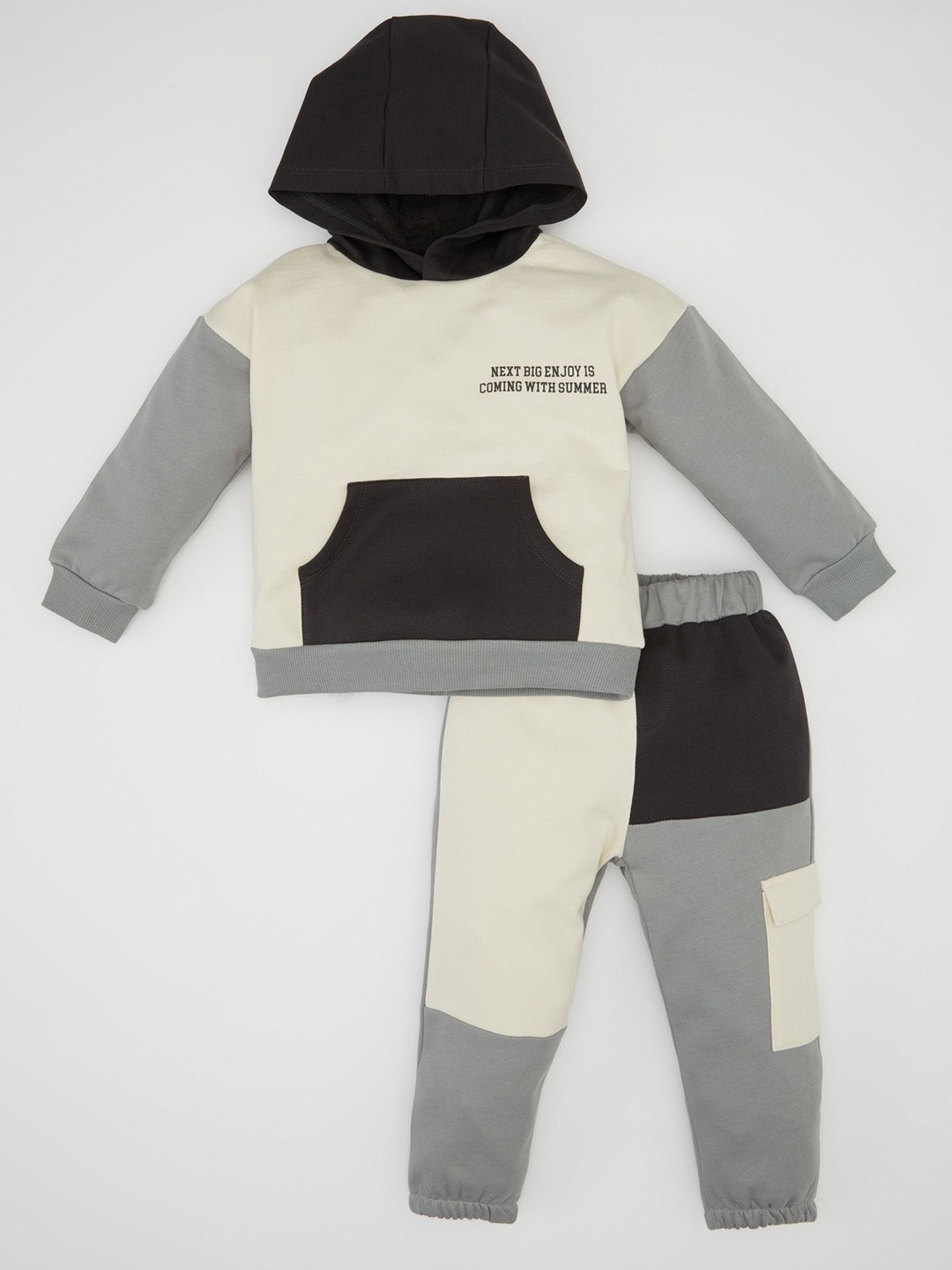 

DeFacto Boys Colourblocked Hooded Pure Cotton Sweatshirt With Joggers, Grey