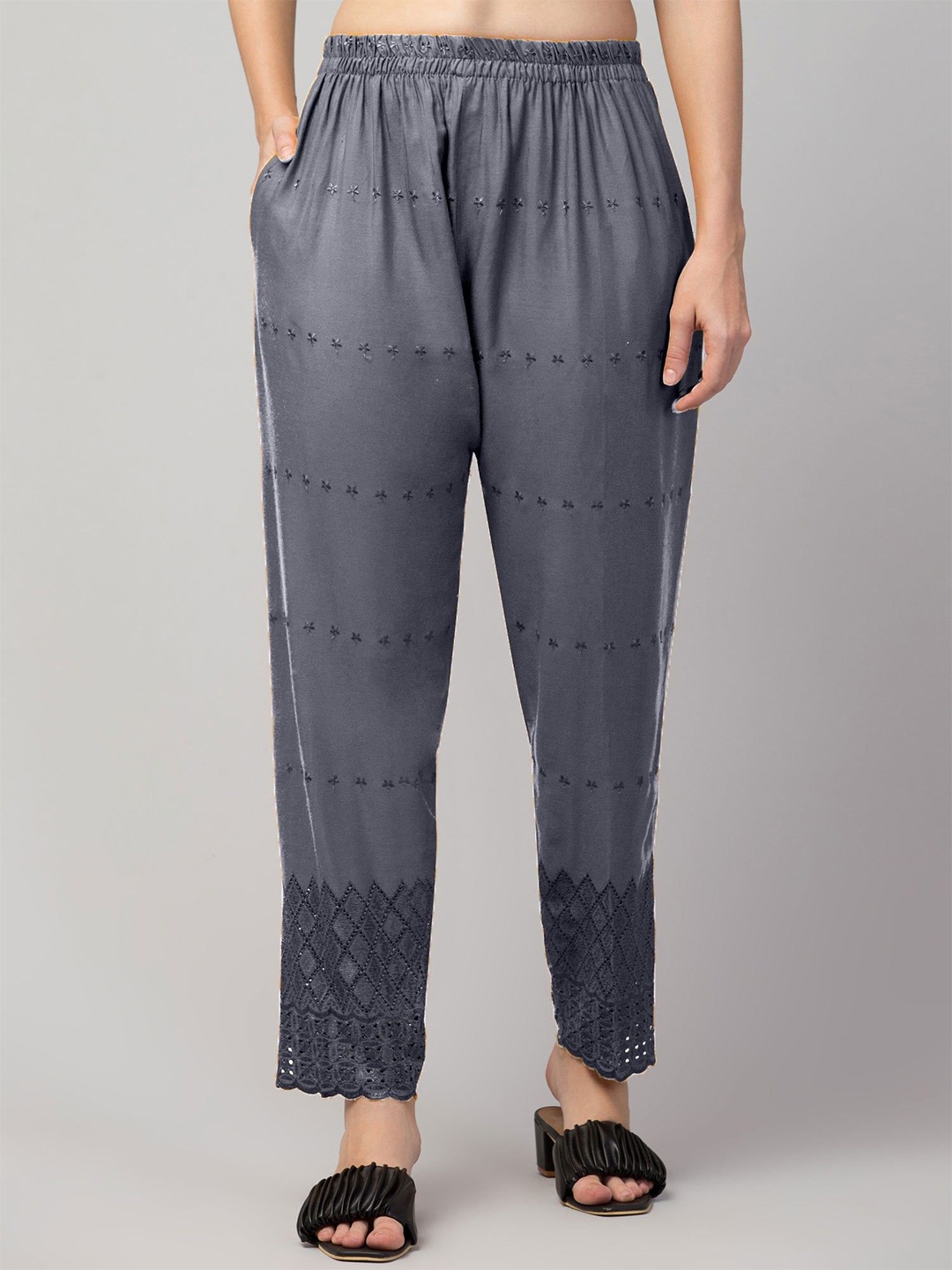 

FAMBEE Women Relaxed fit Floral Embroidered Trouser, Grey