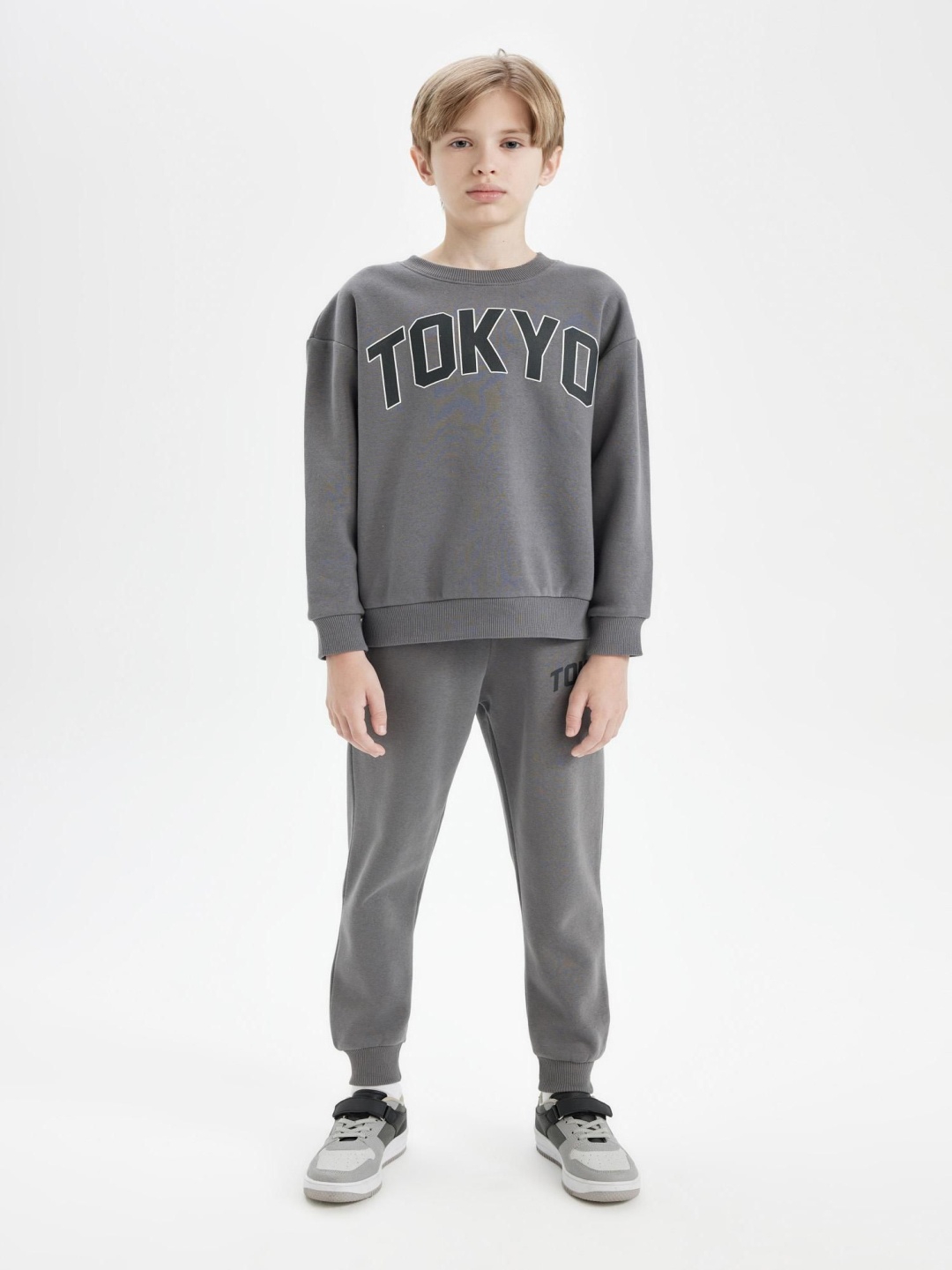 

DeFacto Boys Joggers Trousers, Na