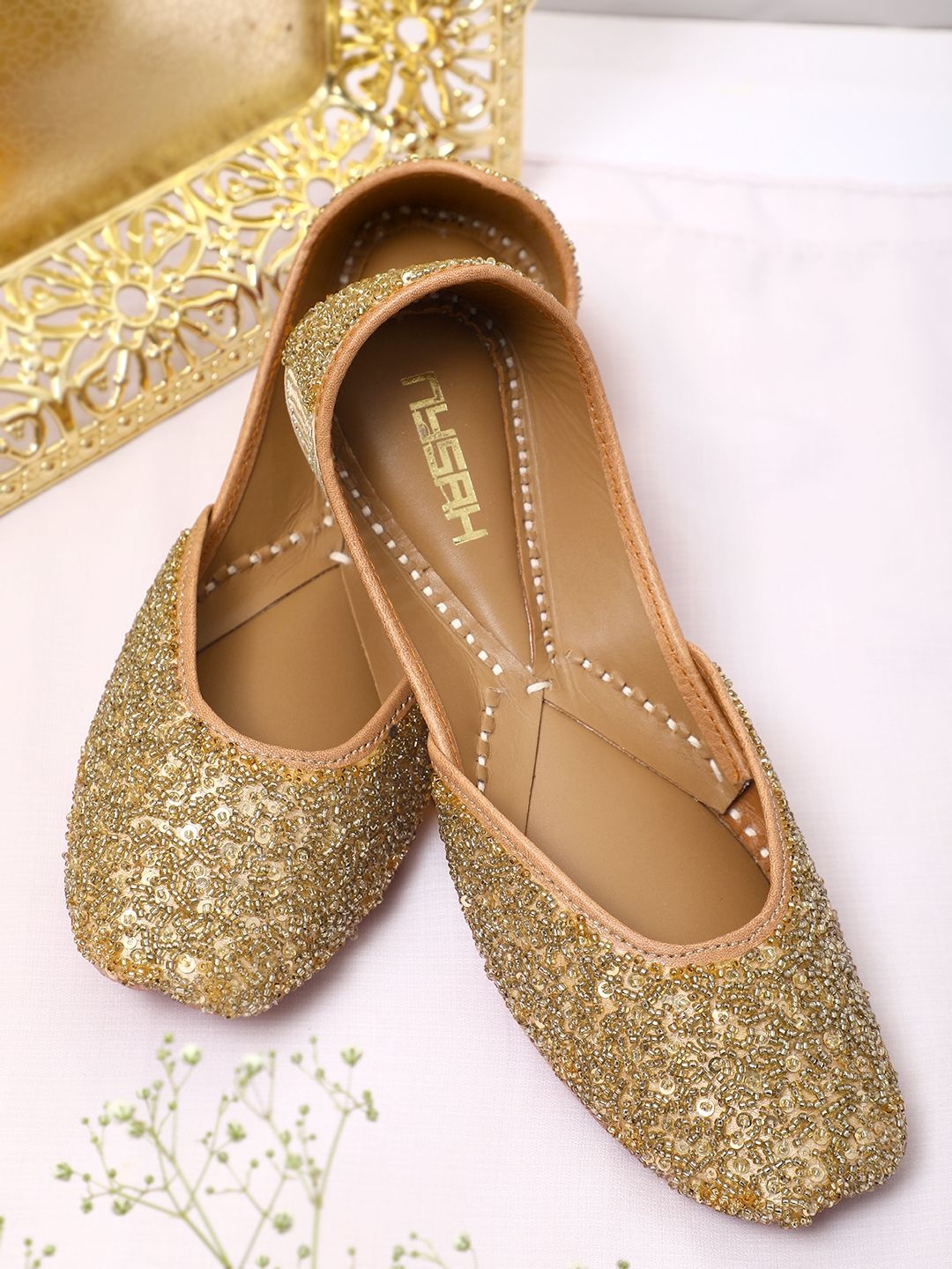 

Nysah Women Embellished Ethnic Mojaris Flats, Gold