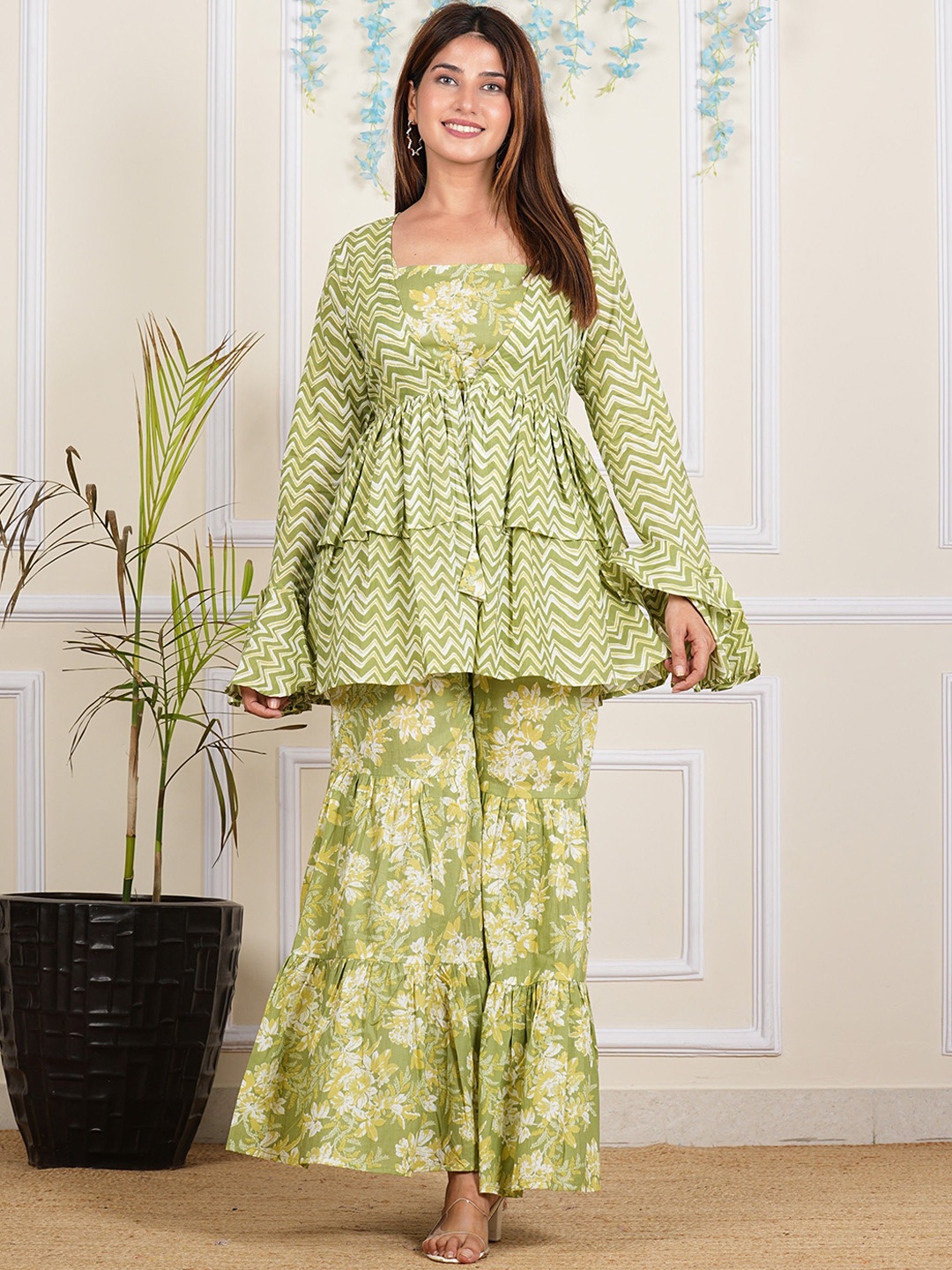 

JAGNA Chevron Printed A-Line Kurti with Sharara, Green