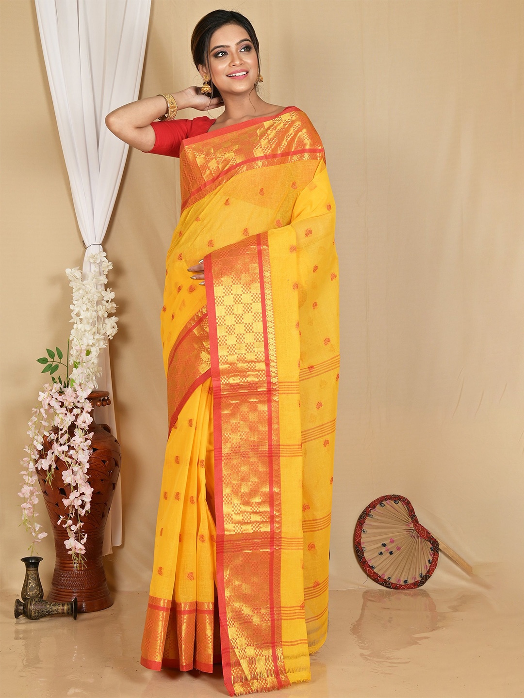 

PuJoy Woven Design Pure Cotton Handloom Taant Saree, Yellow