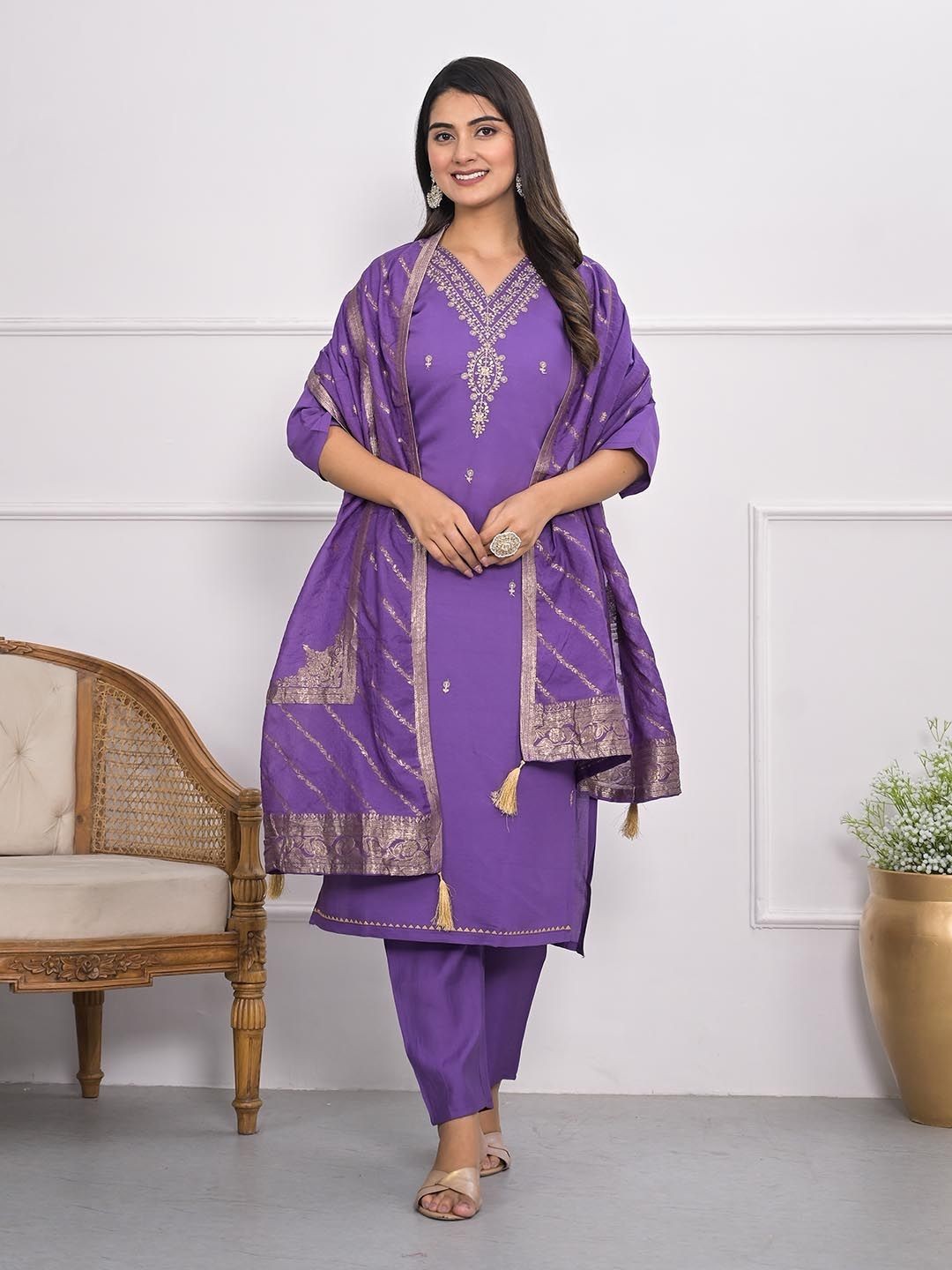 

Meena Bazaar Floral Embroidered V-Neck Zari Straight Kurta With Trouser And Dupatta, Lavender