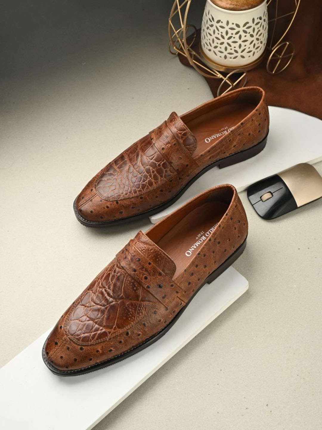 

CARLO ROMANO Men Printed Leather Loafers, Brown