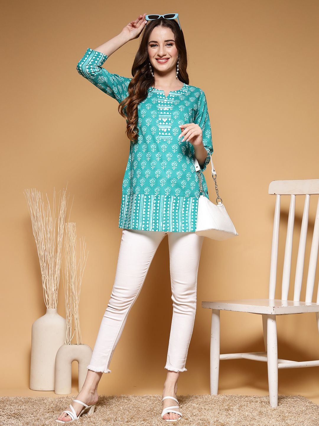 

SUBAGI FASHION Floral Printed V-Neck Pure Cotton Kurti, Teal