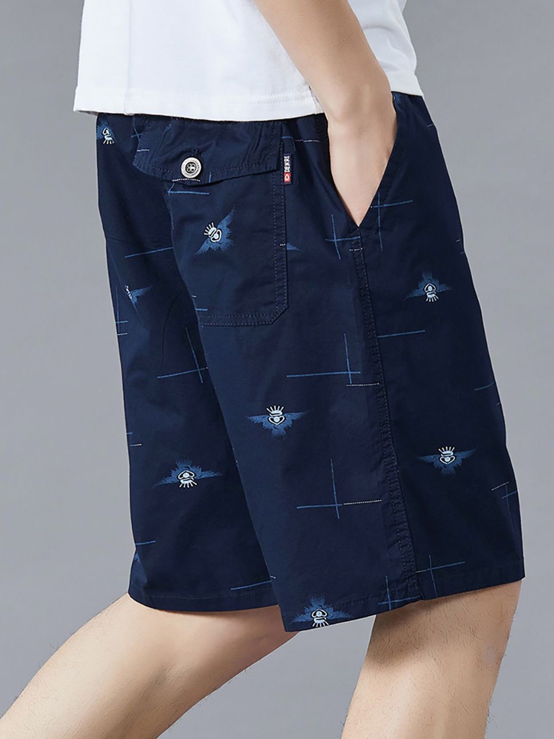 

StyleCast x Revolte Men Conversational Printed Shorts, Navy blue