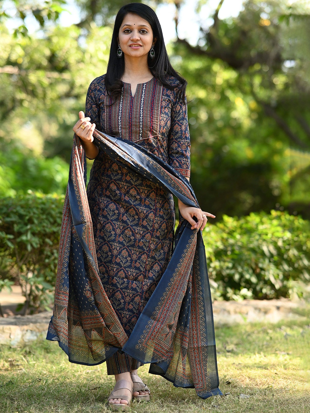 

Dholkee Floral Printed Pure Cotton Straight Kurta with Trouser & Dupatta, Blue