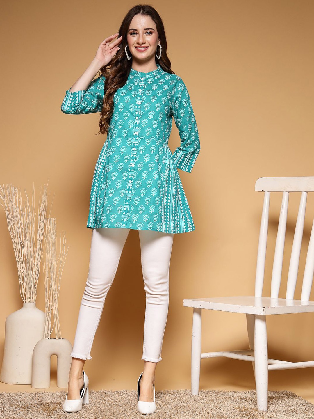 

SUBAGI FASHION Women Floral Printed Pure Cotton Kurti, Teal