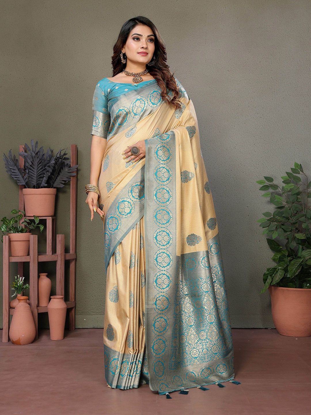 

Vintro Woven Design Zari Pure Silk Banarasi Saree, Cream