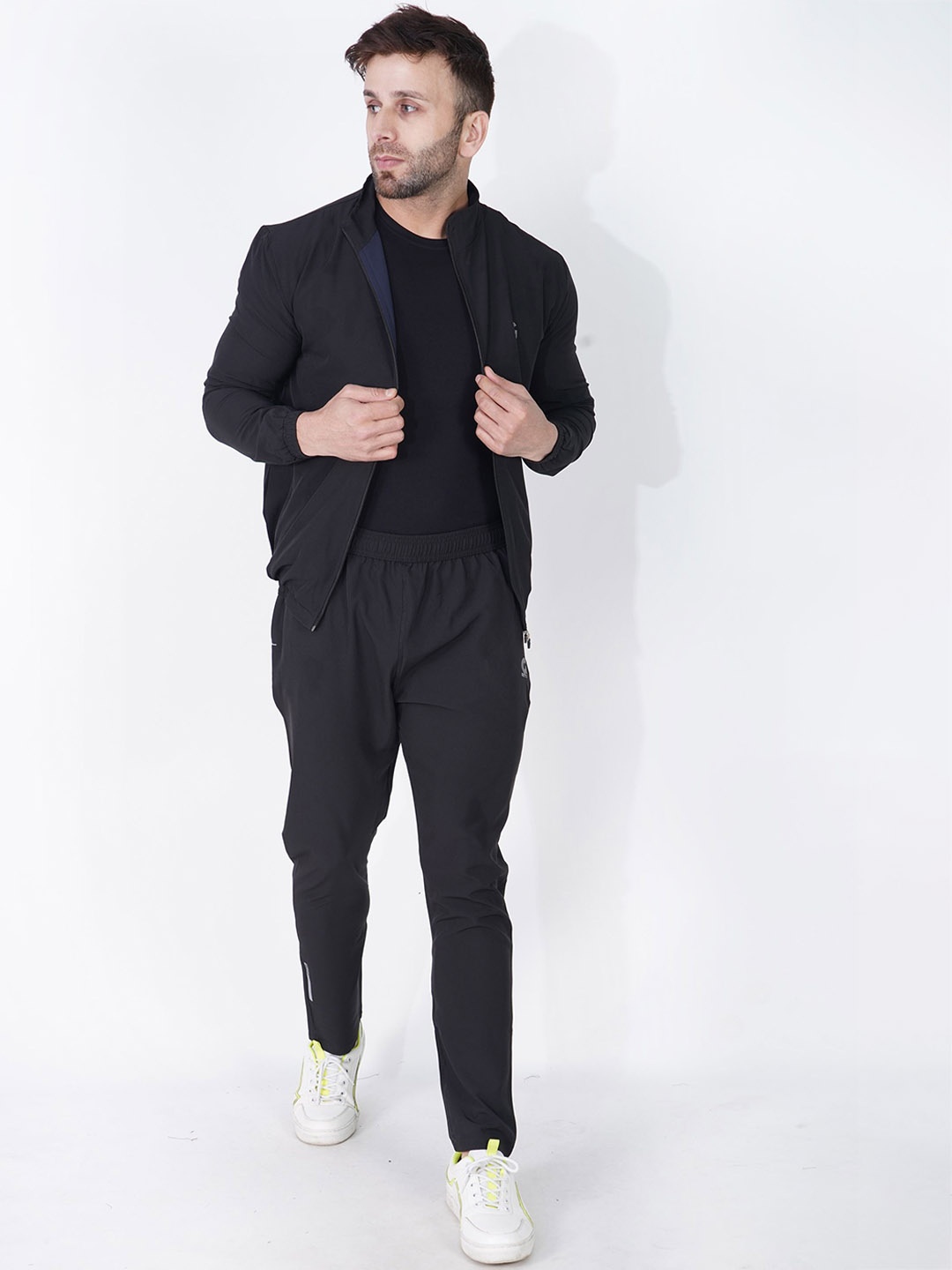 

GOTO Men Mock Collar Mid-Rise Tracksuits, Black