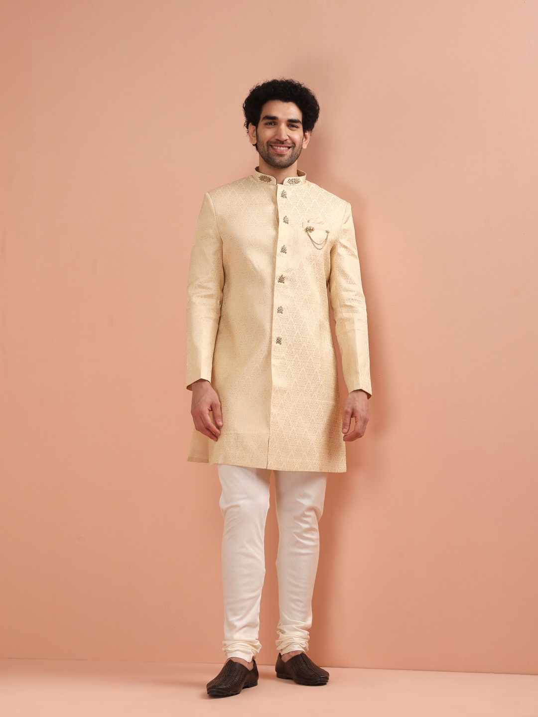 

KISAH Men Self Design Indowestern Churidar Set, Cream