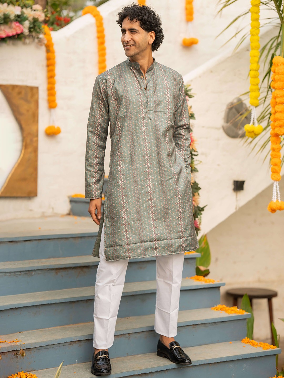 

Shasak Ethnic Motifs Woven Design Mandarin Collar Straight Kurta, Green