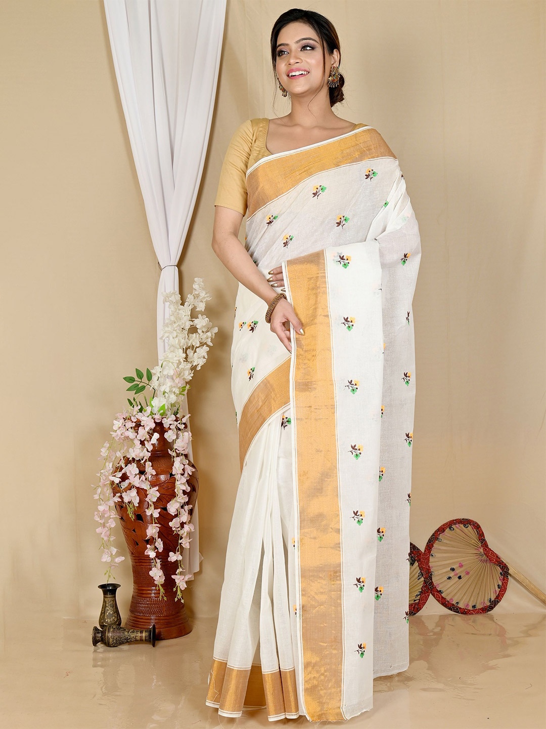 

PuJoy Woven Design Pure Cotton Saree, White