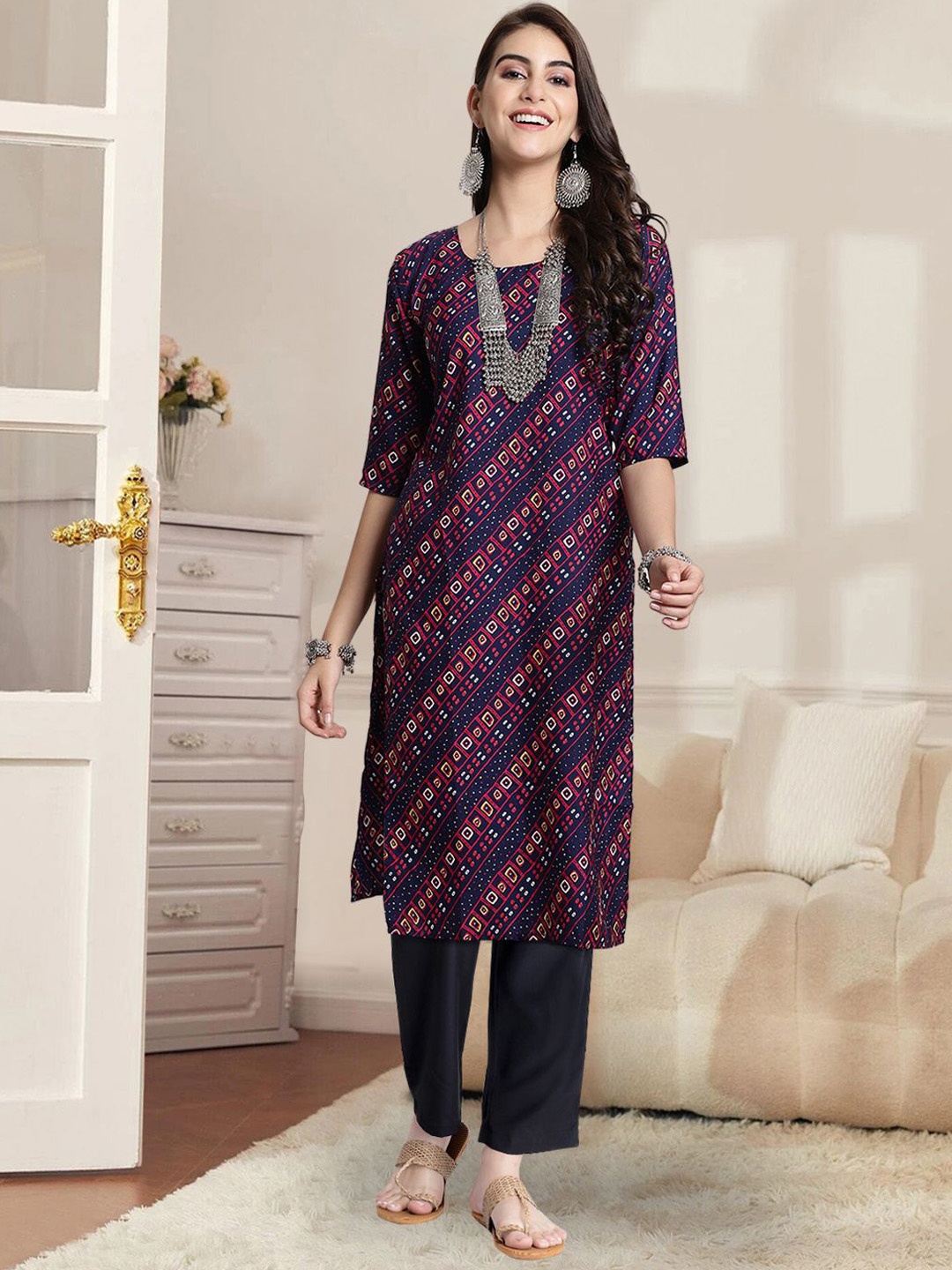 

7Threads Geometric Printed Round Neck Straight Kurta With Trouser, Blue