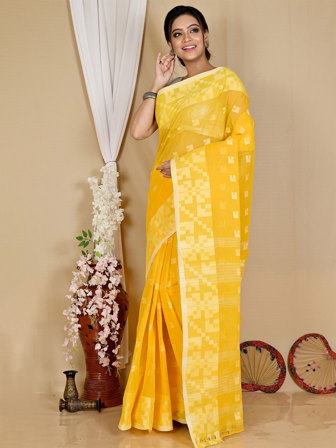 

PuJoy Woven Design Pure Cotton Taant Saree, Yellow