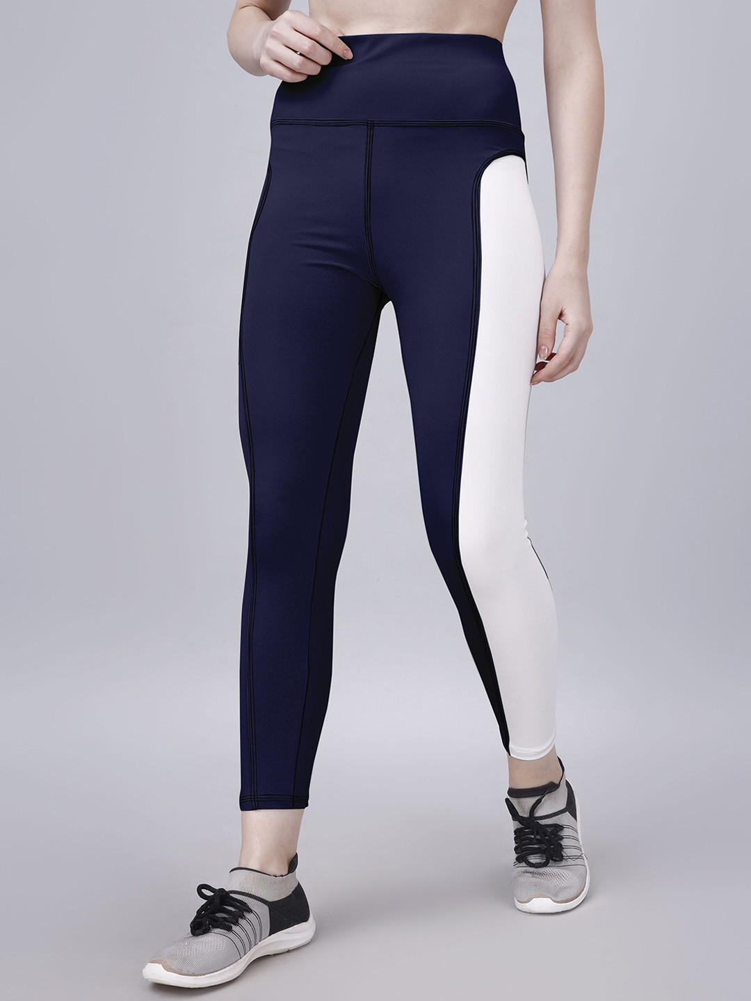 

POOJARAN SAREE Colourblocked High Rise Tights, Navy blue