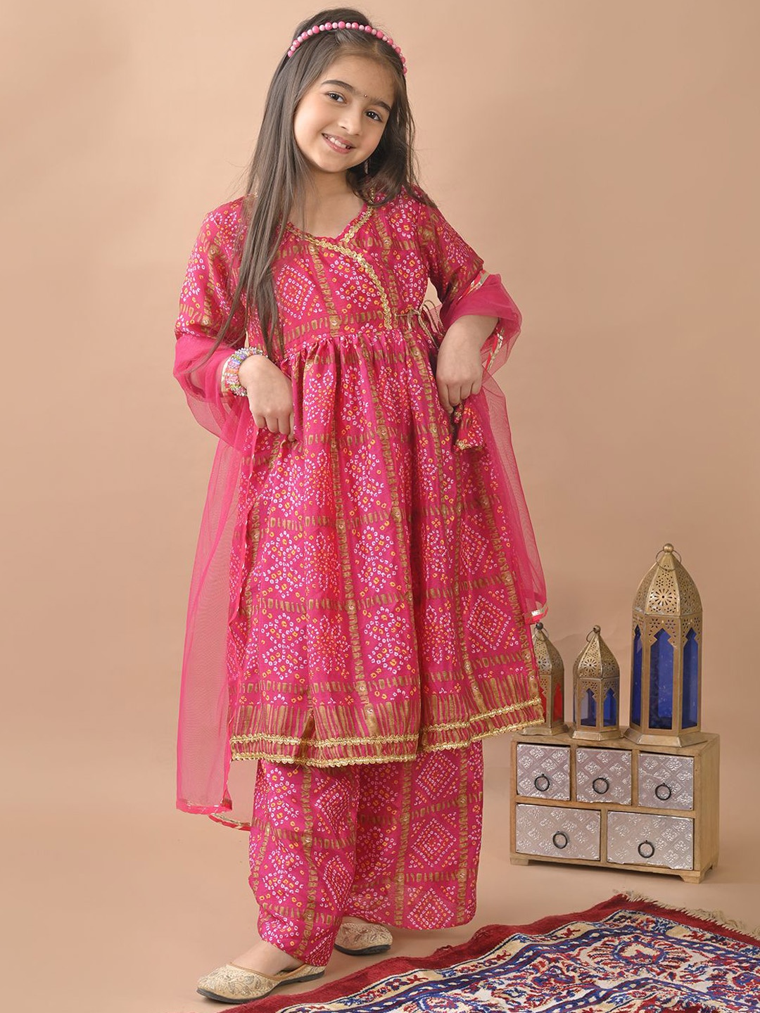 

Here&Now X Kinder Kids Girls Bandhani Printed Angrakha Gotta Patti Kurti with Palazzos & With Dupatta, Pink