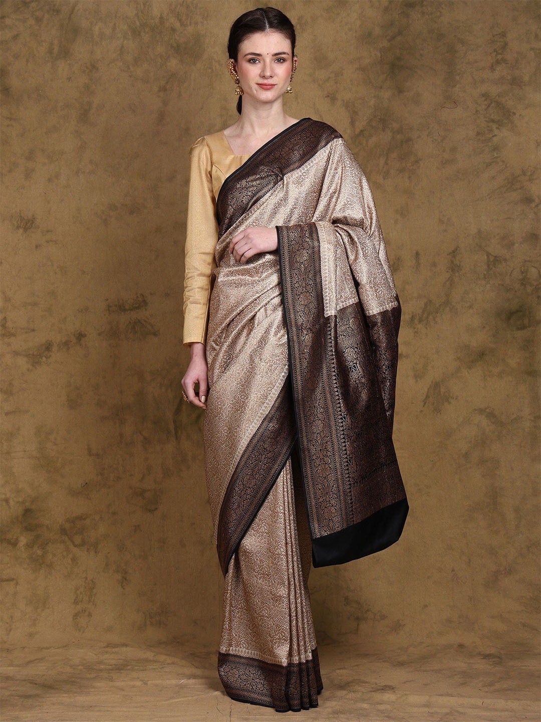

Exotic India Banarasi Saree with Zari Woven Triangle Pattern and Contrast Pallu Border, Black