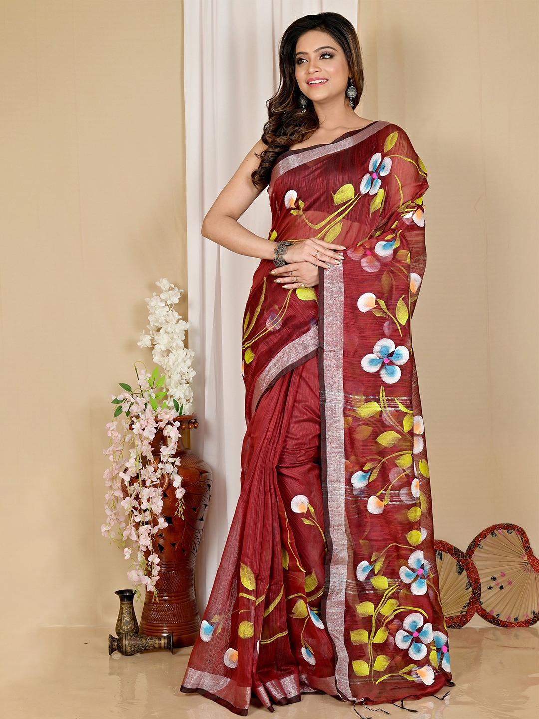 

PuJoy Floral Printed Taant Saree, Brown