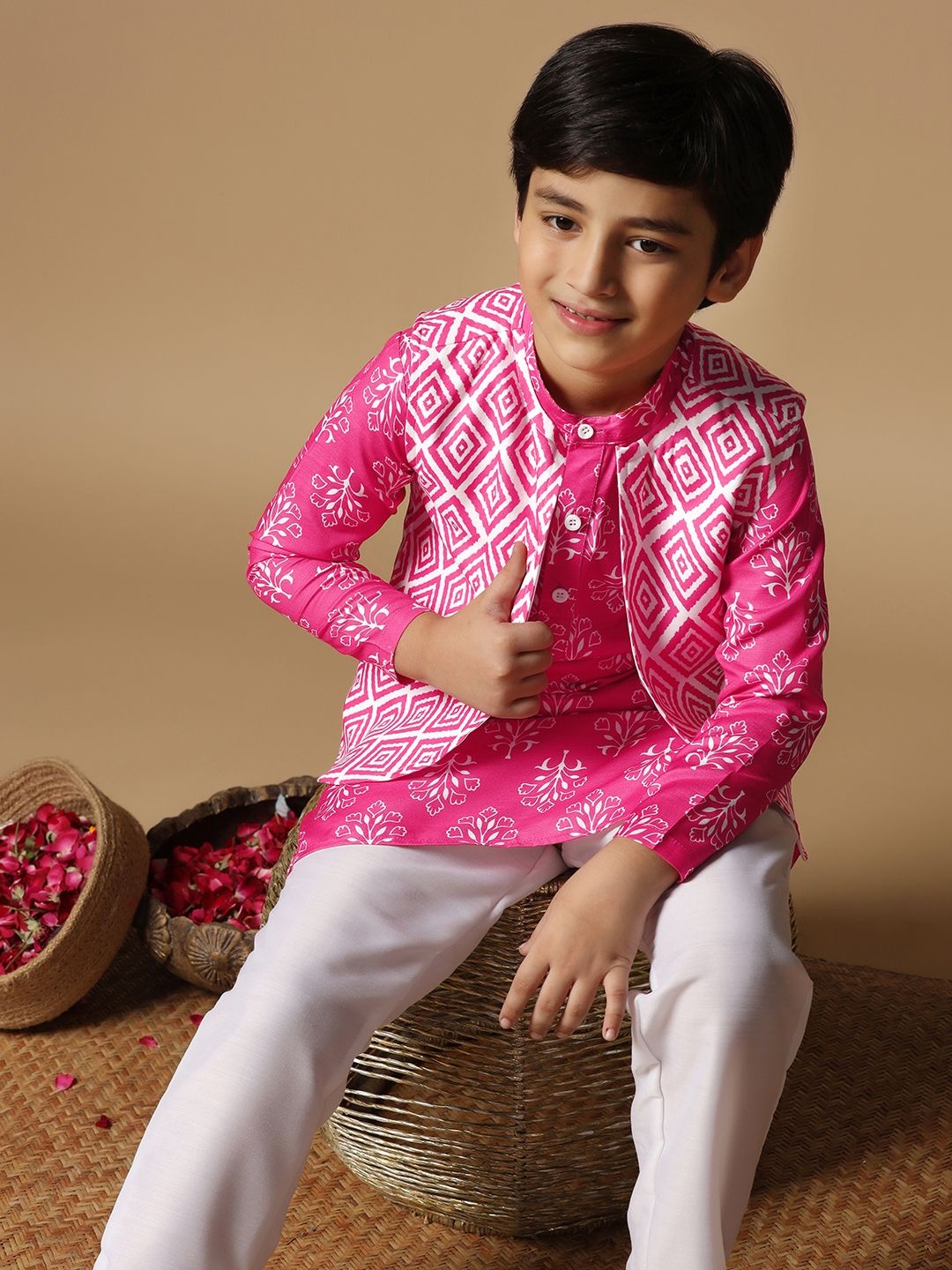 

FASHION DREAM Boys Floral Printed Band Collar Straight Kurta With Pyjama, Pink