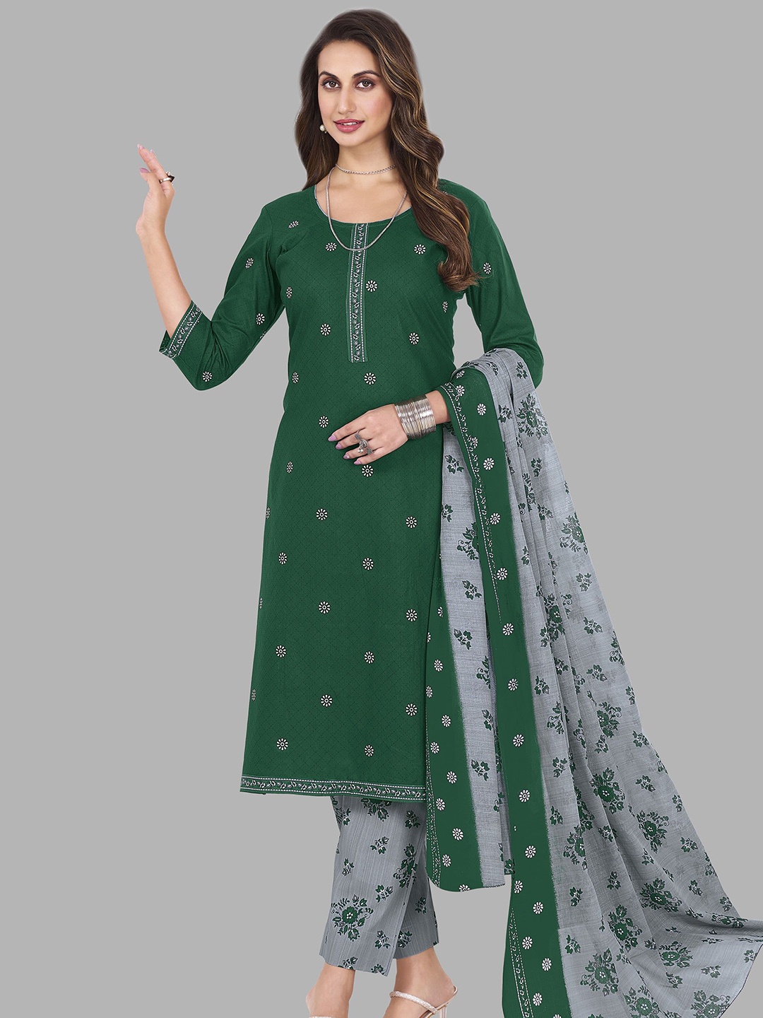 

Simmu Women Printed Regular Pure Cotton Kurta with Churidar & With Dupatta, Green