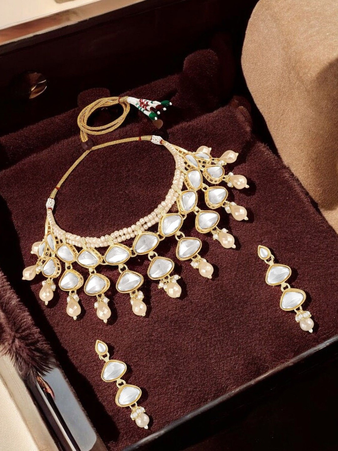 

Stefan Gold-Plated Kundan Studded & Beaded Jewellery Set