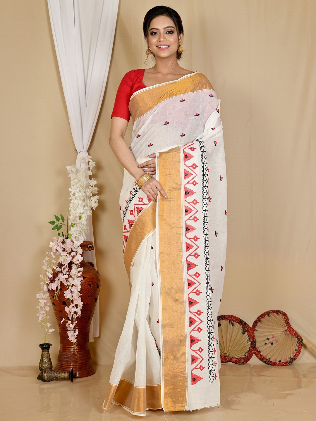 

DipDiya Women Ethnic Motifs Zari Pure Cotton Taant Saree, White