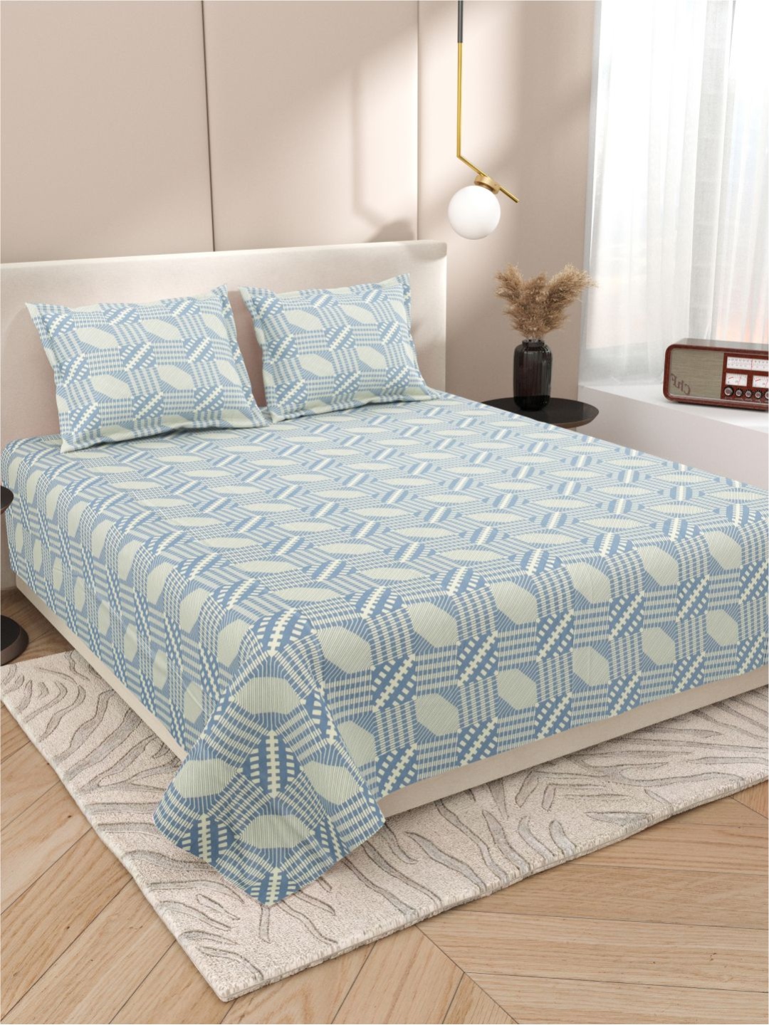 

DREAM WEAVERZ Blue Geometric Printed Pure Cotton 220 TC King Bedsheet Set 2.75m x 2.55m