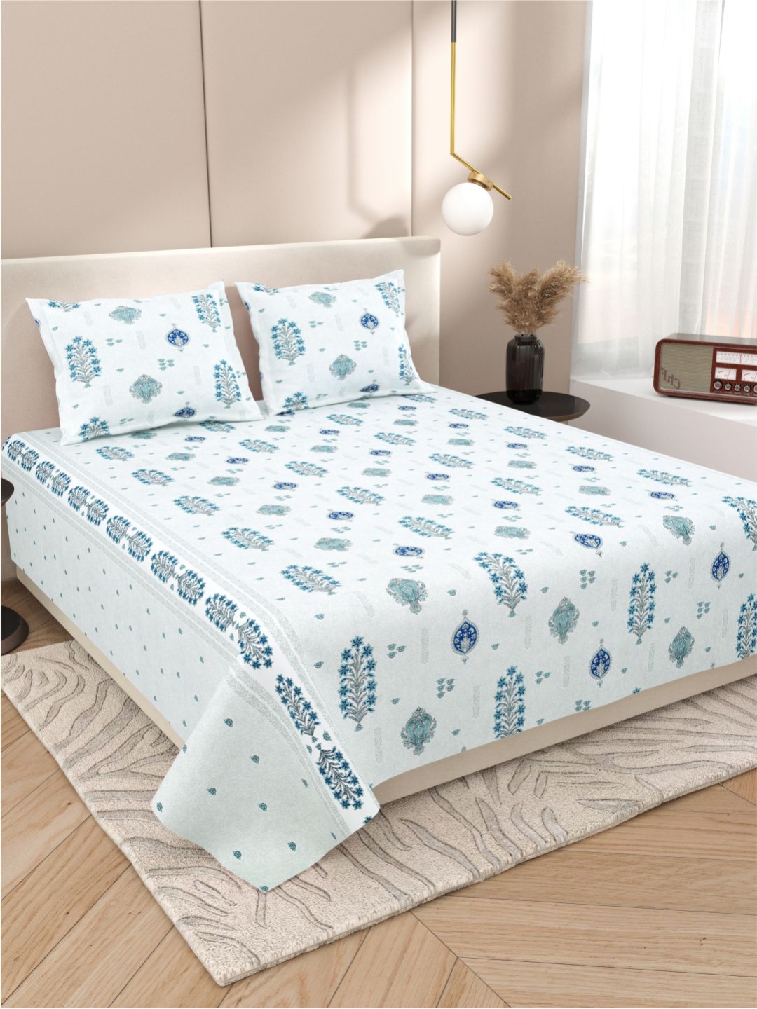 

DREAM WEAVERZ White & Blue Floral Printed 220 TC King Bedsheet Set 2.75 m x 2.55 m