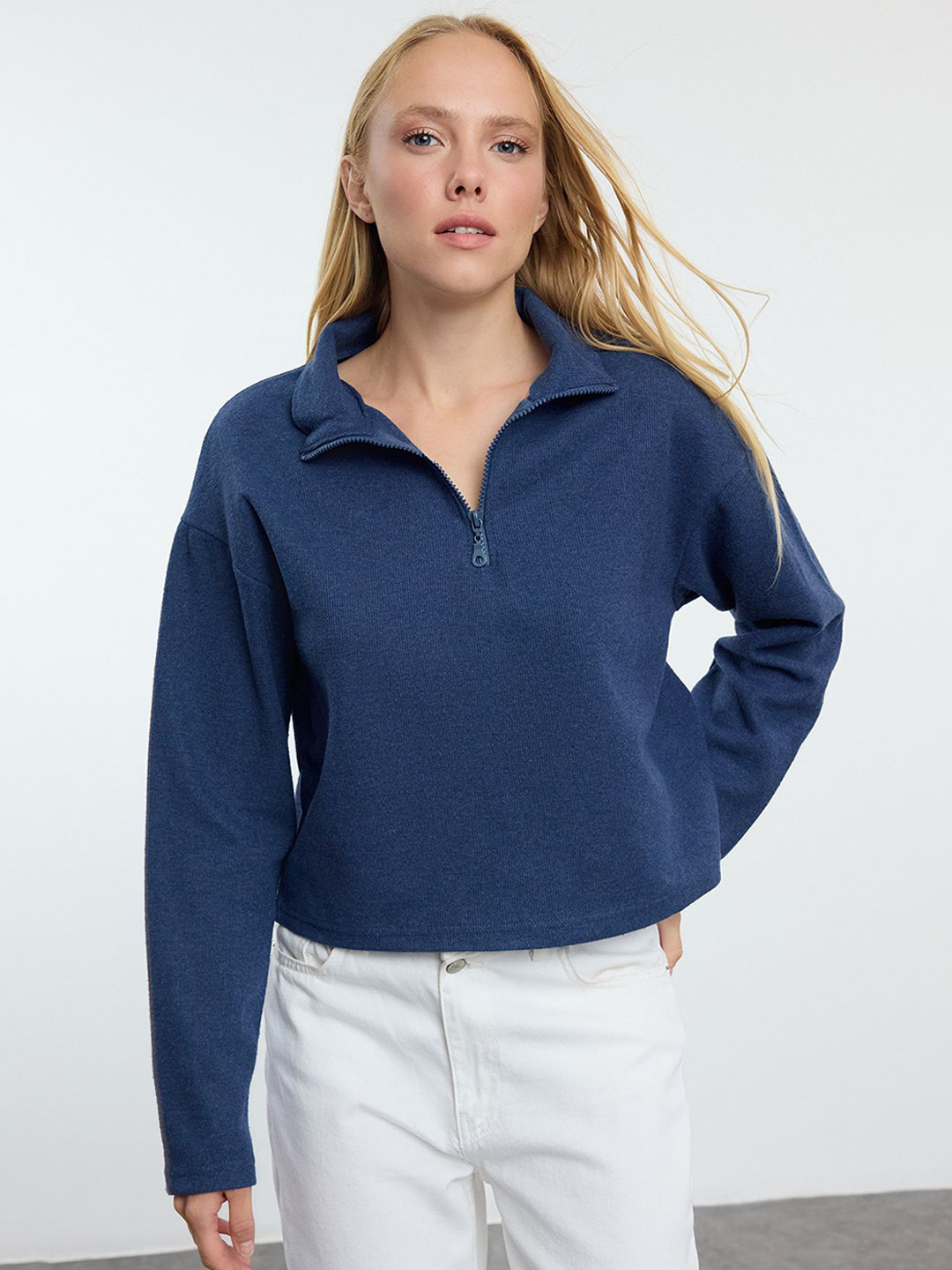 

Trendyol Women Mock Collar Pullover Crop Sweatshirt, Blue