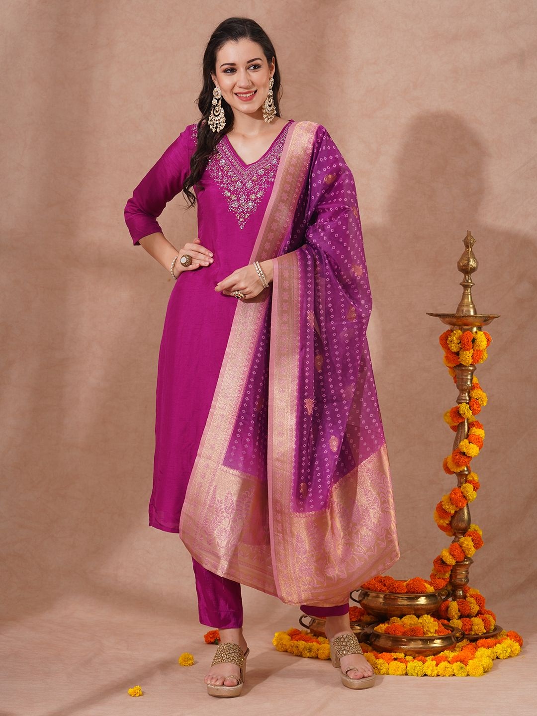 

FASHOR Floral Embroidered Beads and Stones Straight Kurta With Trousers & Dupatta, Purple