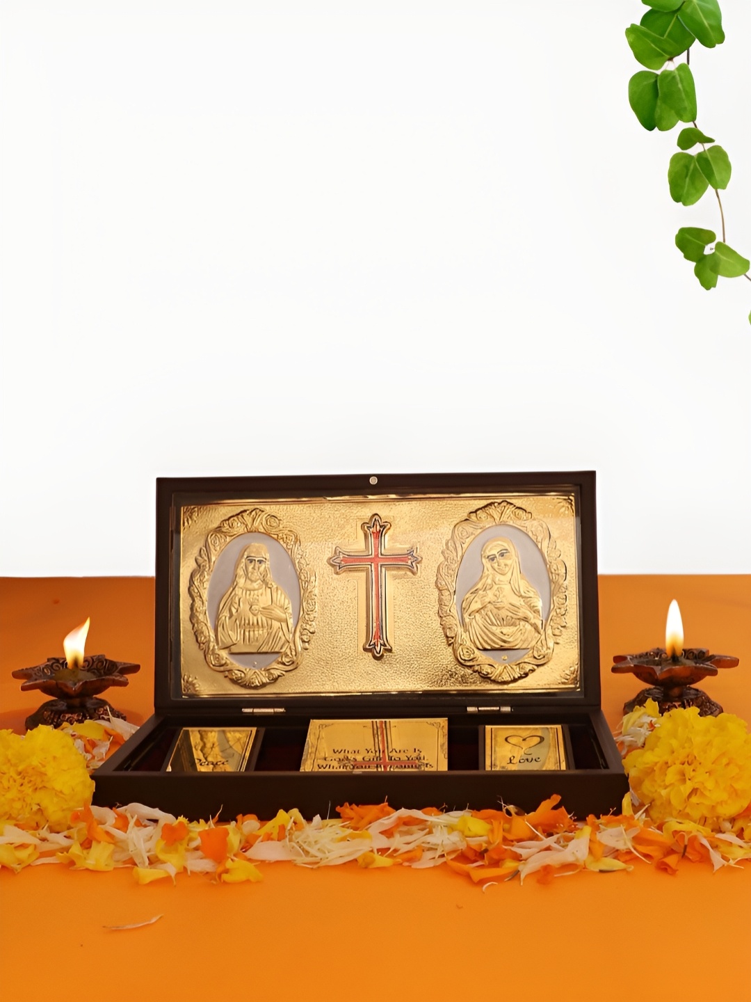 

INTERNATIONAL GIFT Gold-Toned Jesus Christ And Mother Mary Religious Frame