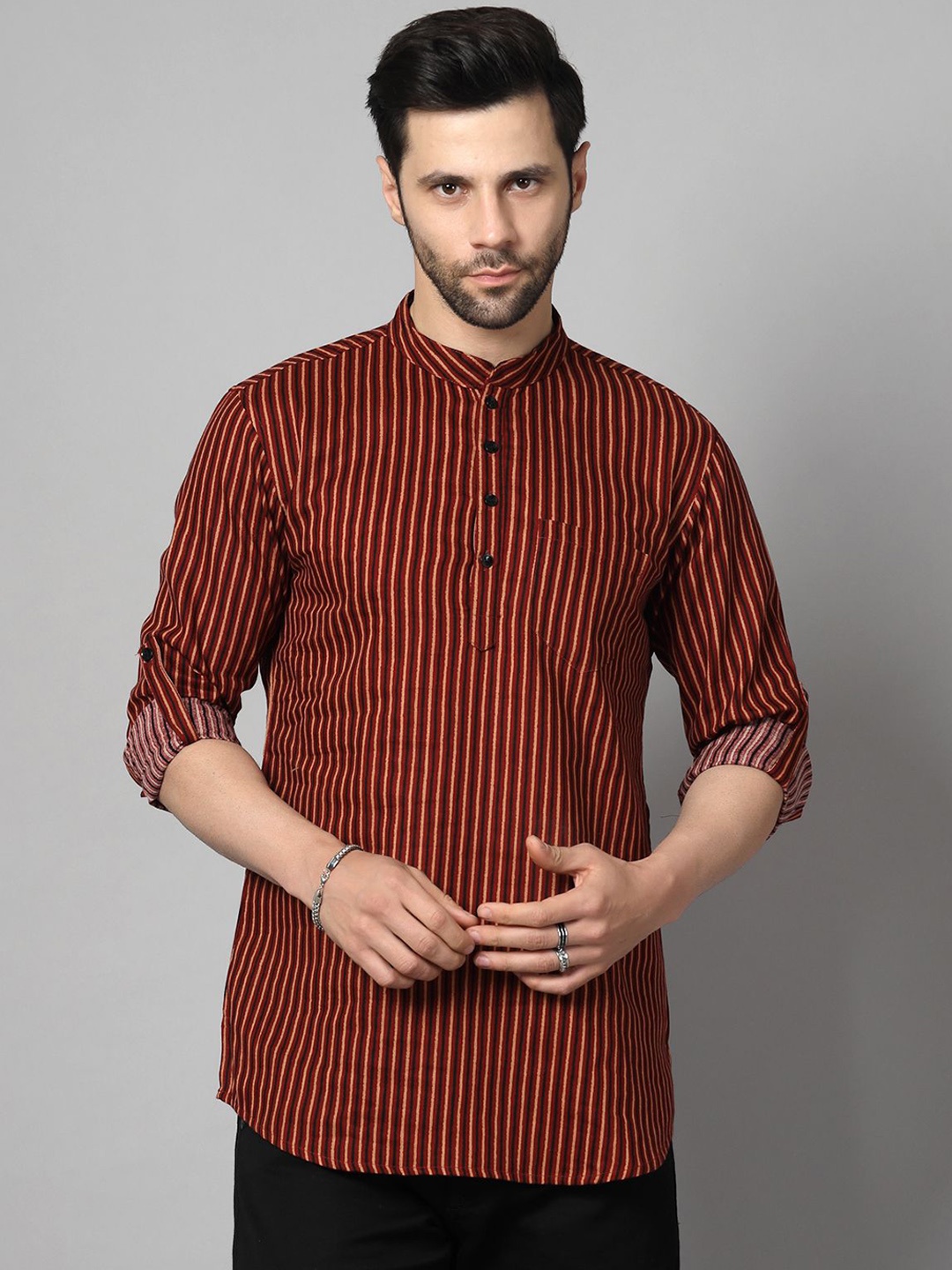 

Vastraa Fusion Striped Mandarin Collar Cotton Straight Kurta, Maroon