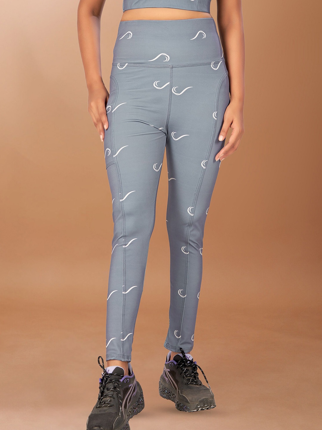 

POOJARAN SAREE Printed High Rise Tights, Grey