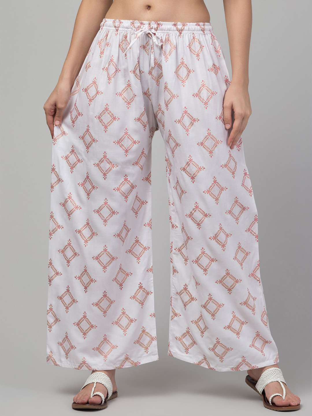 

FAMBEE Women Floral Printed Slip-On Flared Knitted Palazzos, White