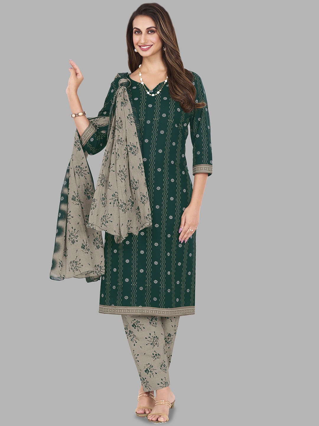 

Simmu Women Printed Regular Pure Cotton Kurta with Churidar & With Dupatta, Green