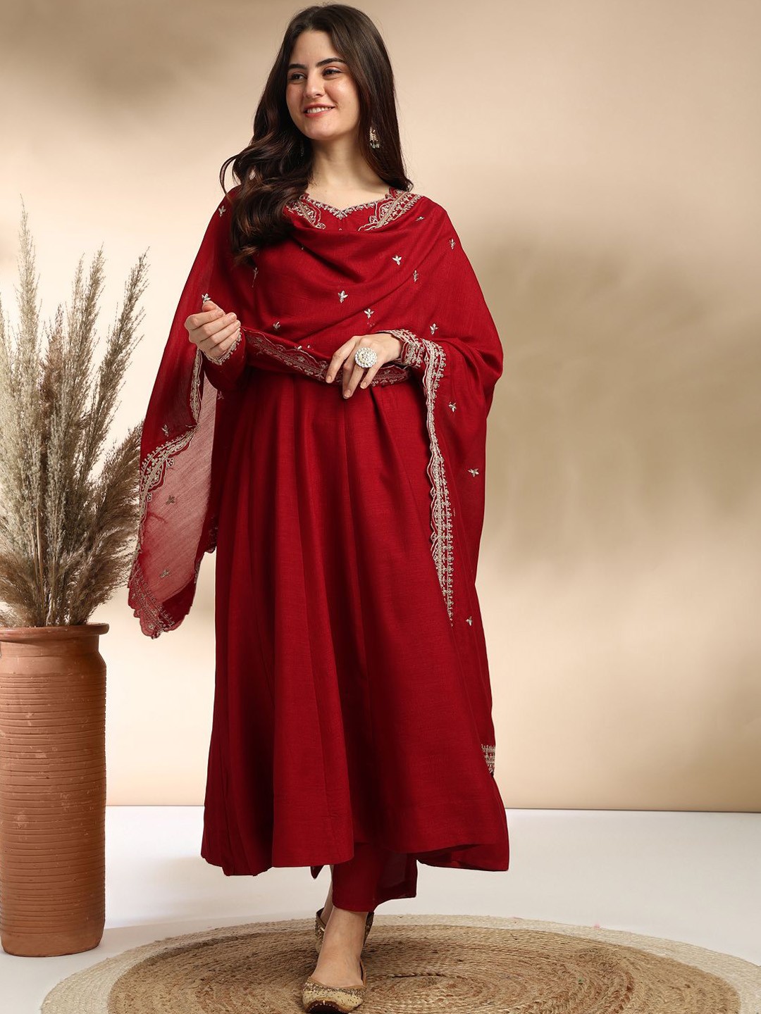 

MOKOSH Women Floral Embroidered Regular Sequinned Kurta with Trousers & With Dupatta, Maroon